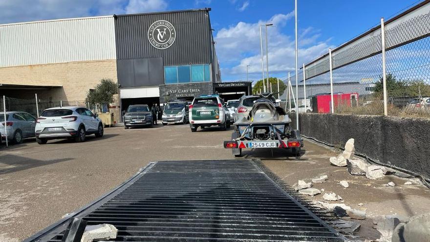 VÍDEO | Un detenido y coches de lujo incautados en la operación en Ibiza