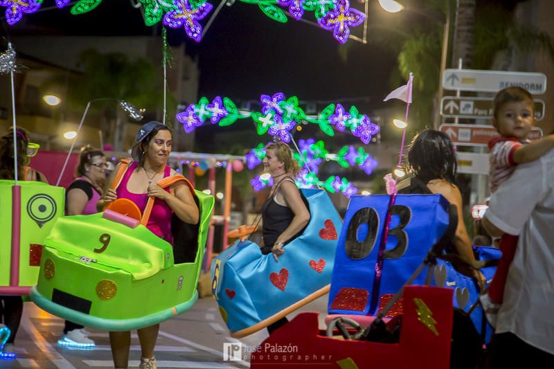 Una ola de color inunda las calles de La Nucía