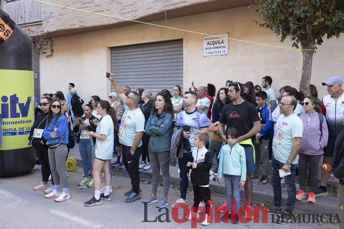 Carrera '10K Assota por ti' en Caravaca (salida y giro primera vuelta)