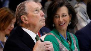 El presidente de Bloomberg, Michael Bloomberg, y la presidenta del Banco Santander, Ana Patricia Botín, este martes en Madrid