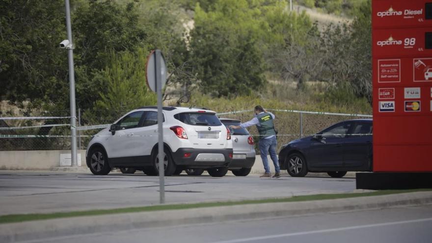 Hallan muertos a tiros de escopeta a un hombre y su novia en un coche en Peguera