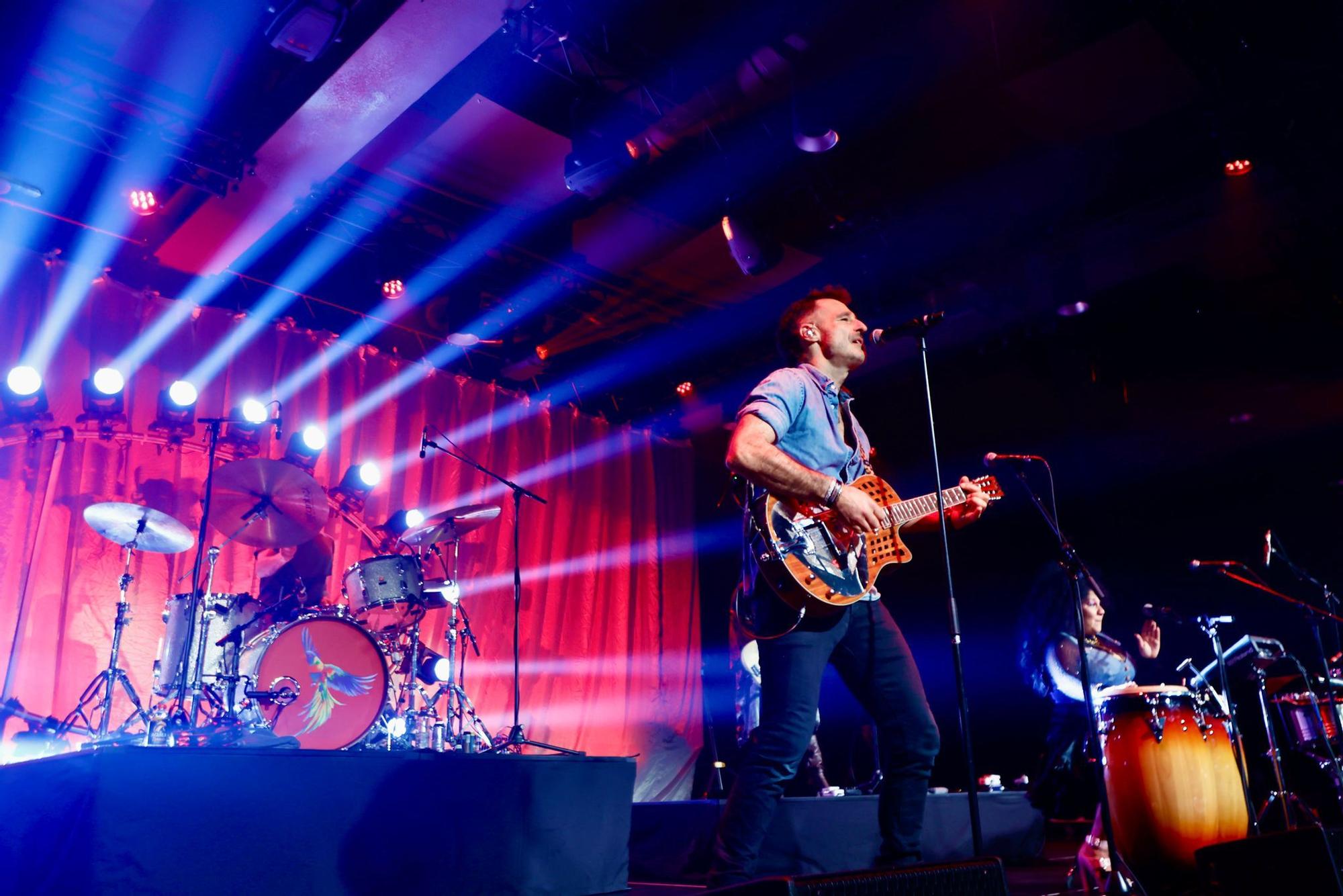 El auditorio del Roig Arena abre sus puertas con el universo de The Cat Empire