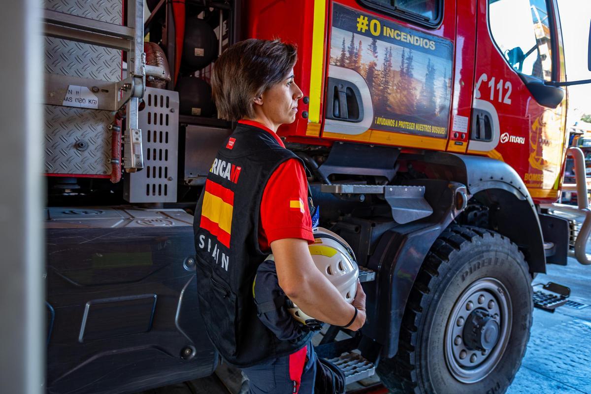 Almudena Viñas, oficial del Cuerpo de Bomberos de la Comunidad de Madrid y 'team leader' de ERICAM en Venezuela.