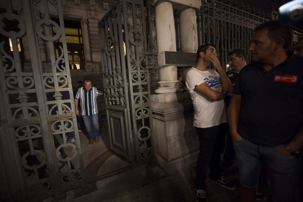 Trabajadores de la Compañía Minera Astur Leonesa se encierran en la Junta