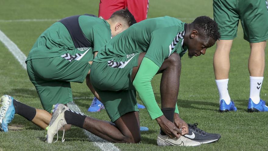 Nuke Mfulu, durante el entrenamiento de ayer.