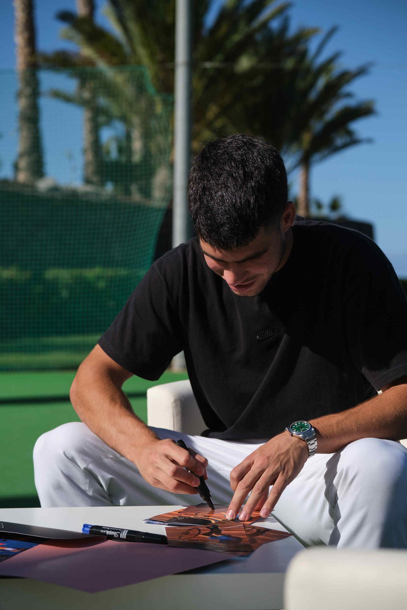 El tenista Carlos Alcaraz descansa en Tenerife