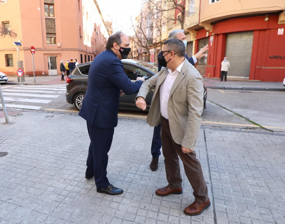 EL PERIÓDICO DE ARAGÓN entrega sus 150 roscones en el Día de San Valero y acerca la tradición a los comedores sociales