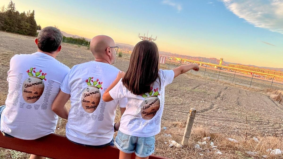 La nueva camiseta de Churriana Histórica, con fincas y barrios de este antiguo pueblo y una de las tinajas  que se encontraban a la entrada.