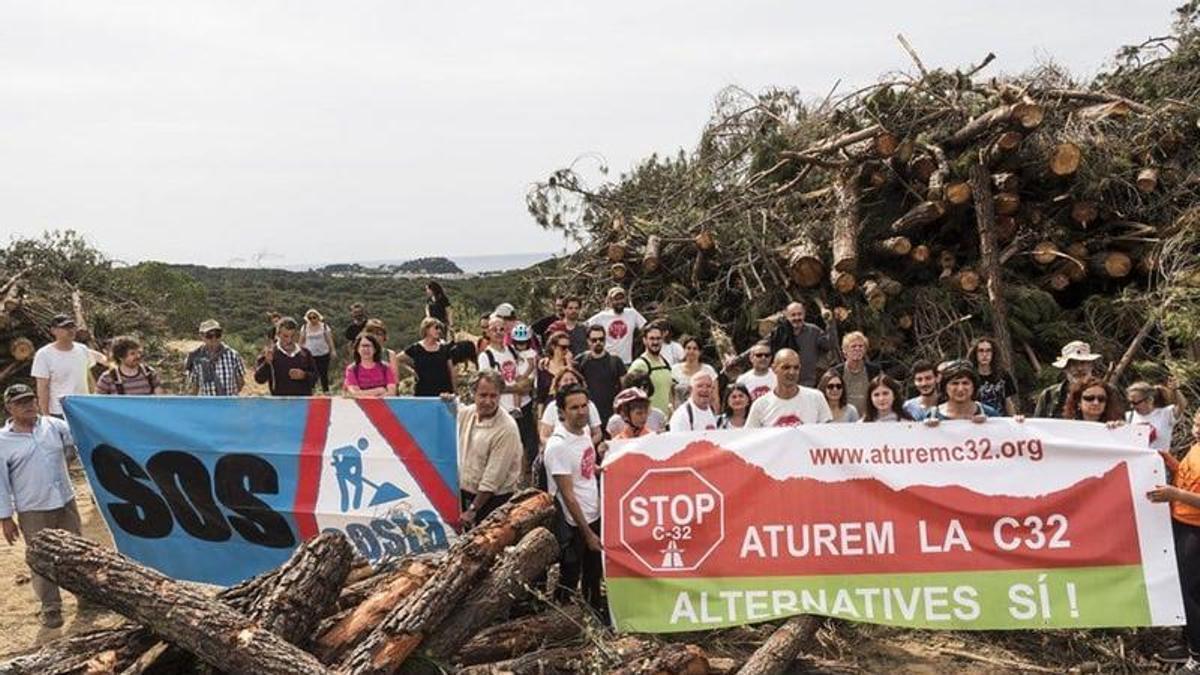 Una protesta demanant l'aturada del projecte.