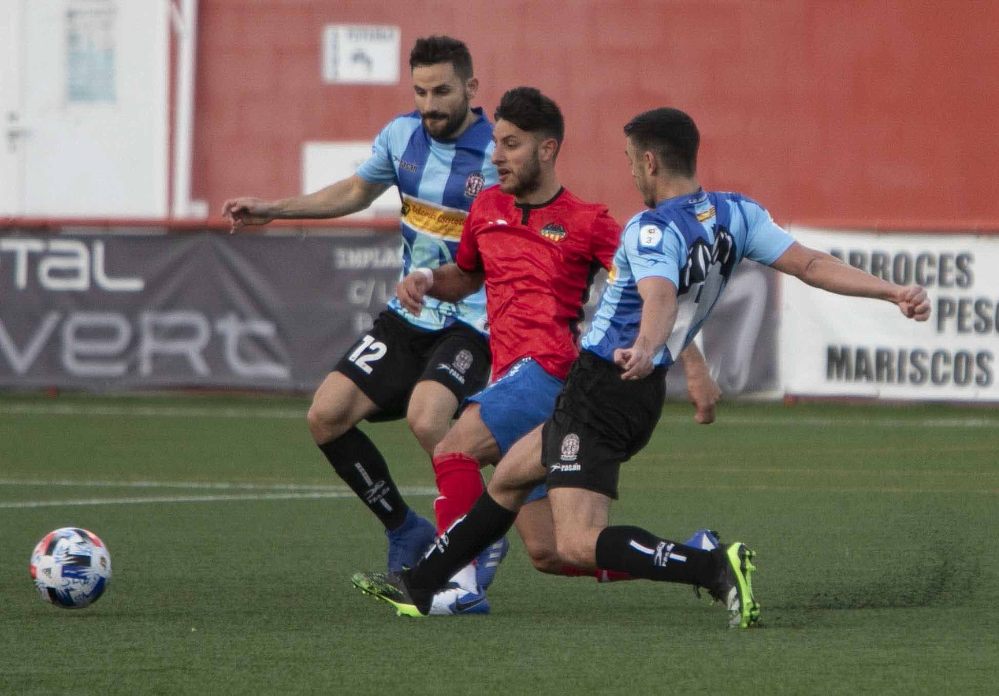 Empate entre el Atlético Saguntino y el CD Acero, en un inusual  derbi, con el Saguntino como local en el Fornás.