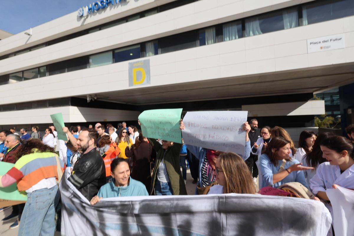 Todas las imágenes de la primera jornada de huelga de médicos en Ibiza
