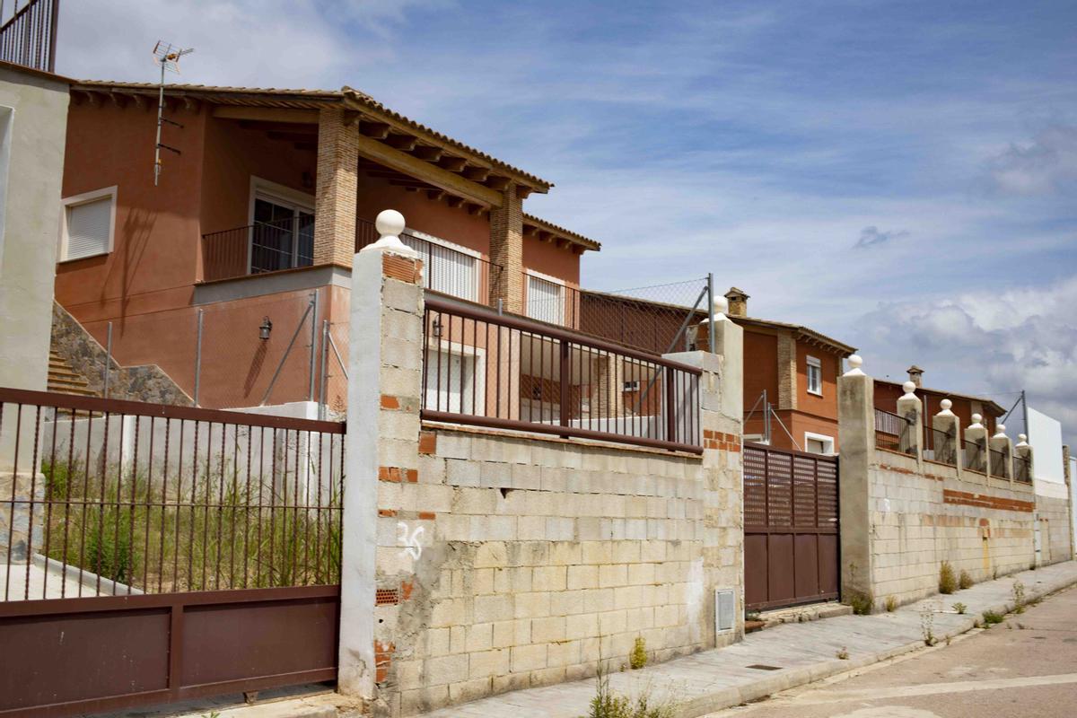 Urbanización la Besana paralizada desde 2008, en l’Énova.