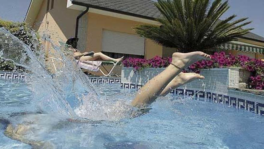 Una piscina privada en Cambre.