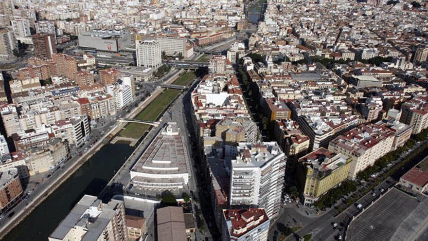 El uso del cauce del Guadalmedina dará sus primeros pasos visibles en 2016.