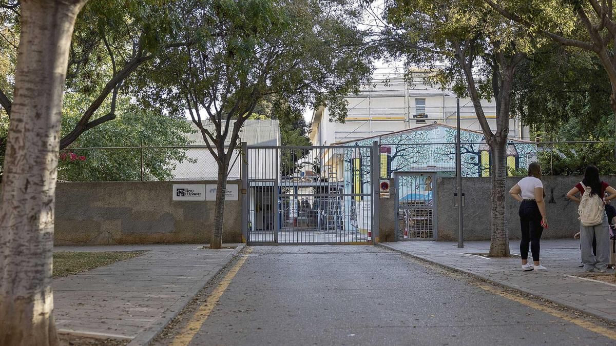 Fachada del IES Nou Llevant, que se trasladará a Son Ferriol.