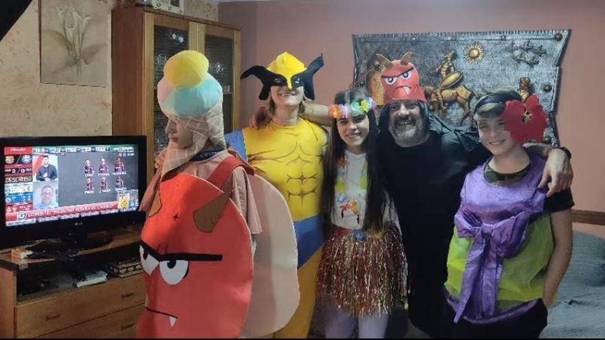 VÍDEO I Los vecinos de un pueblo del interior se vuelcan para celebrar el carnaval pese al coronavirus