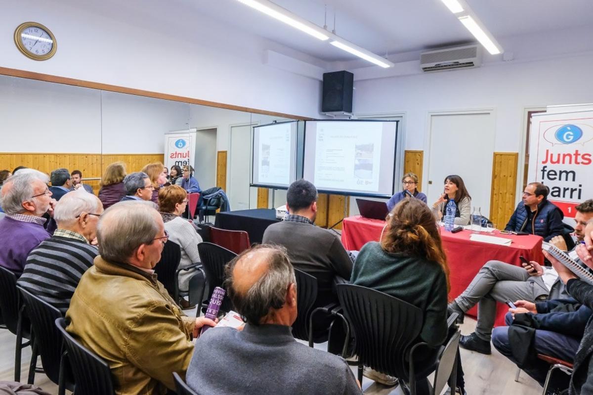 Alcaldessa de Gavà en una presentació de Junts fem barri. 