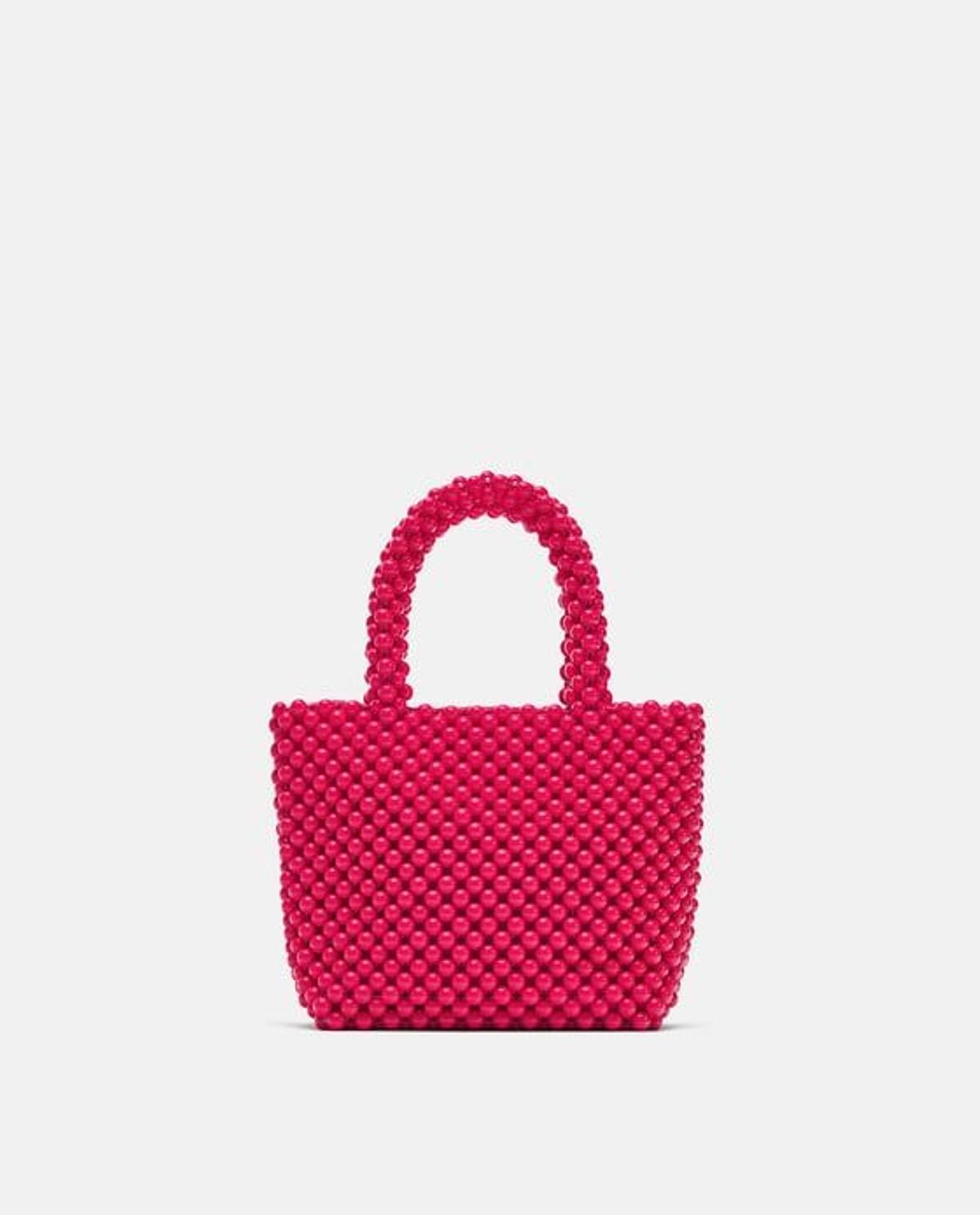 Bolso mini shopper rosa de Zara. (Precio: 29,95 euros)