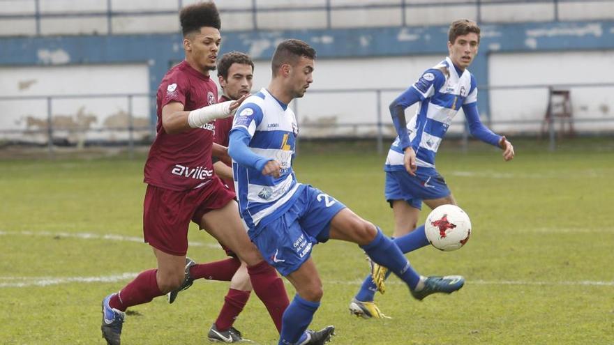 Partido entre el Llaranes y el Avilés Stadium