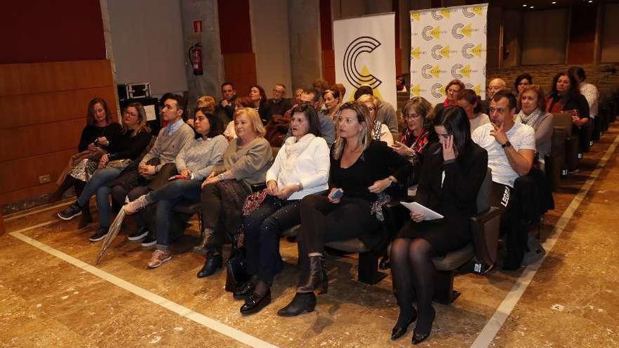 Público que presenció la charla en el Auditorio Municipal do Areal, en Vigo. // José Lores