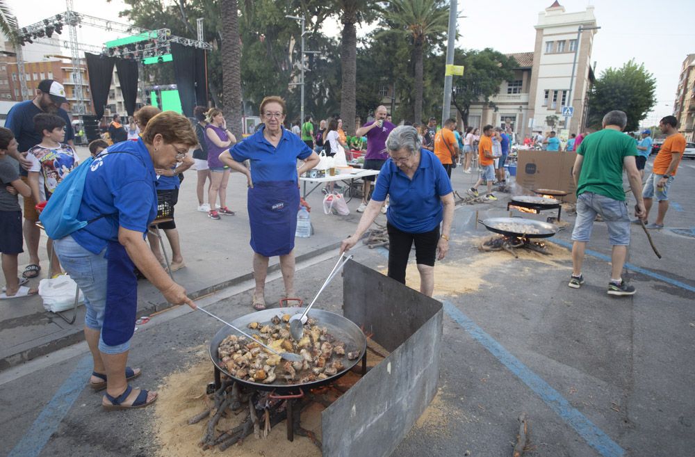 Fiestas de Sagunt. Las peñas en el tradicional concurso de paellas.