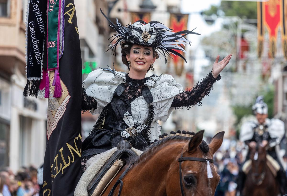 Las mejores imágenes de la triunfal Entrada Cristiana de Elda