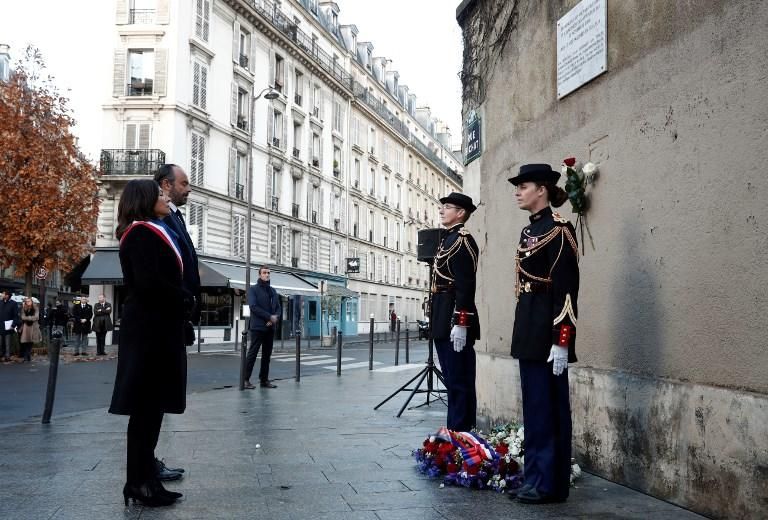 Francia homenajea a las víctimas del 13-N