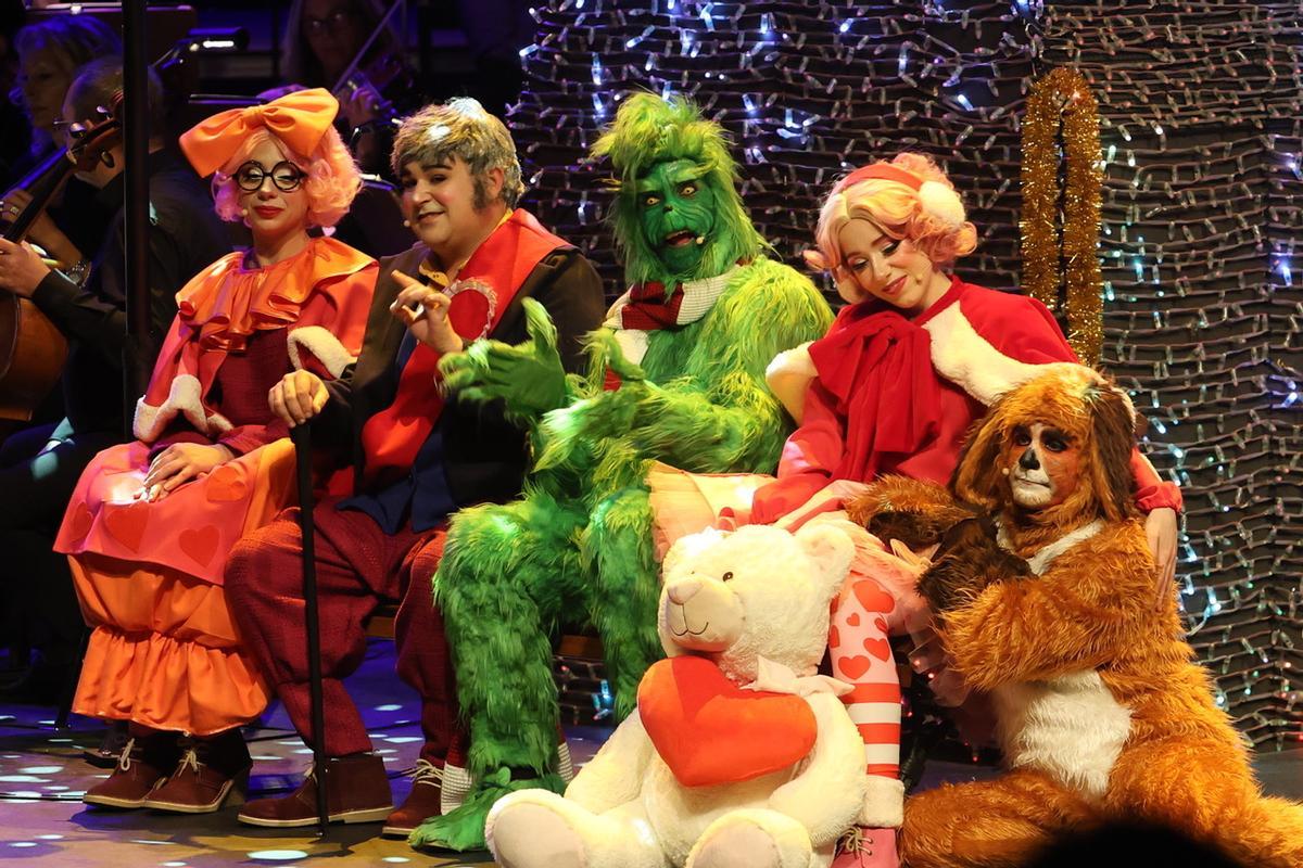 Un momento de la función de 'El Grinch, ¿y si este año nos roban la Navidad?'.