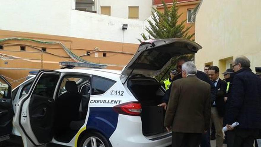 Coches de la Policía Local de Crevillent, en imagen de archivo.