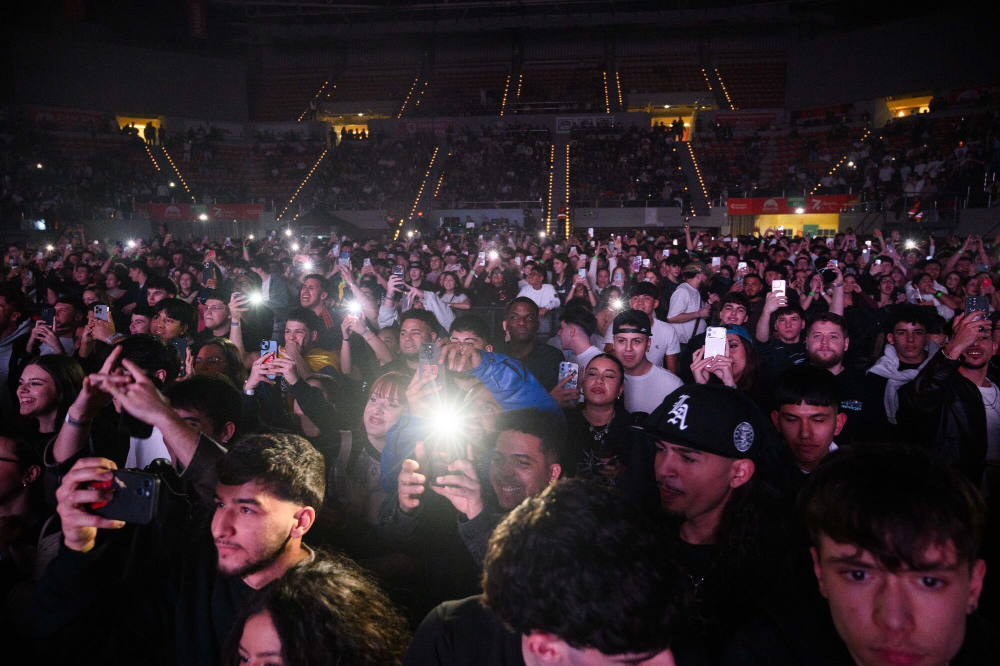 En imágenes | Concierto de Eladio Carrión en Zaragoza