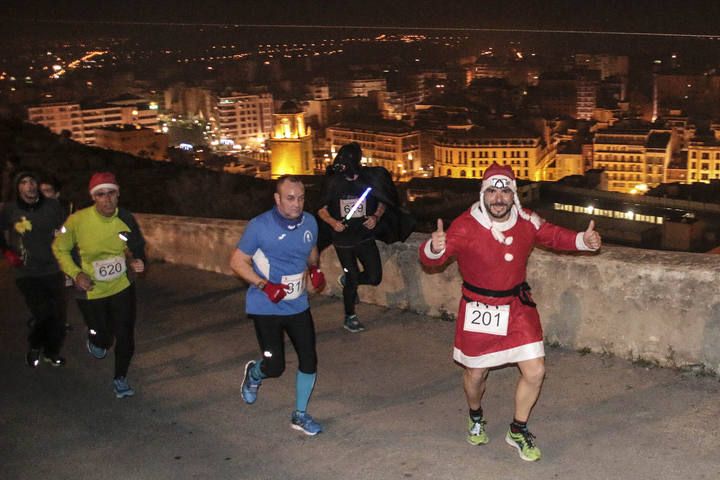 Deporte con buen humor en el Cross Nocturno de Orihuela