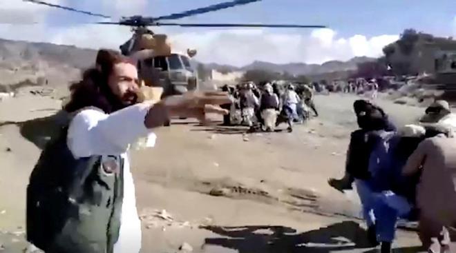 Helicopter evacuates injured after massive Afghanistan earthquake