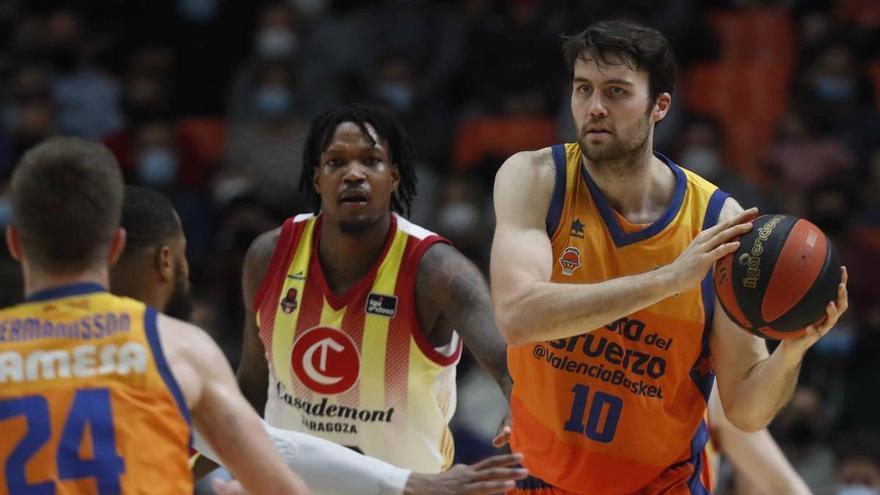 Jordan Bone hace sufrir a La Fonteta hasta el último segundo (81-79)