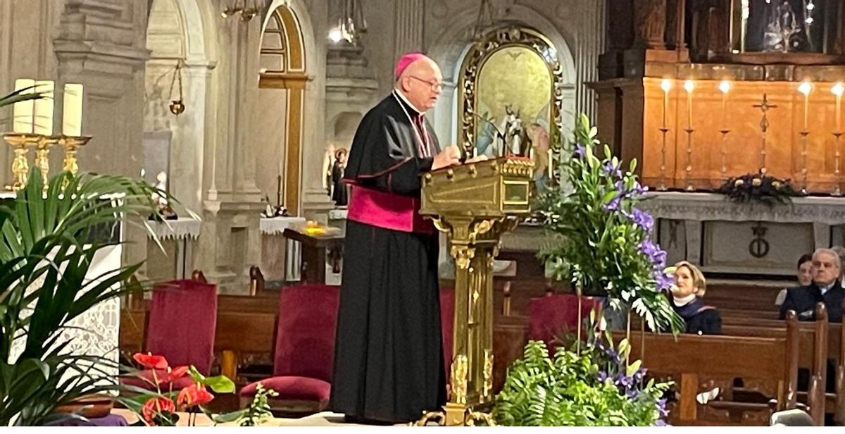 El abad de Xàtiva, Camilo Bardisa, en el Pregón de la Semana Santa Setabense de este domingo.