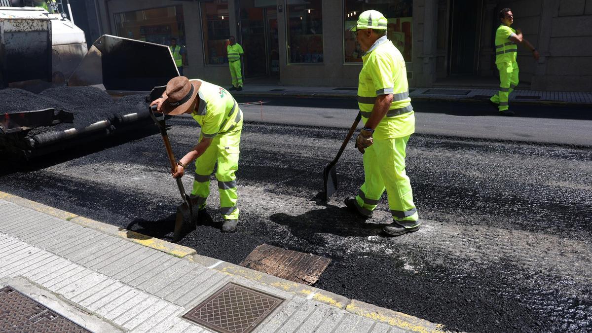 Los trabaos de asfaltado vuelven a las calles de Vilagarcía.