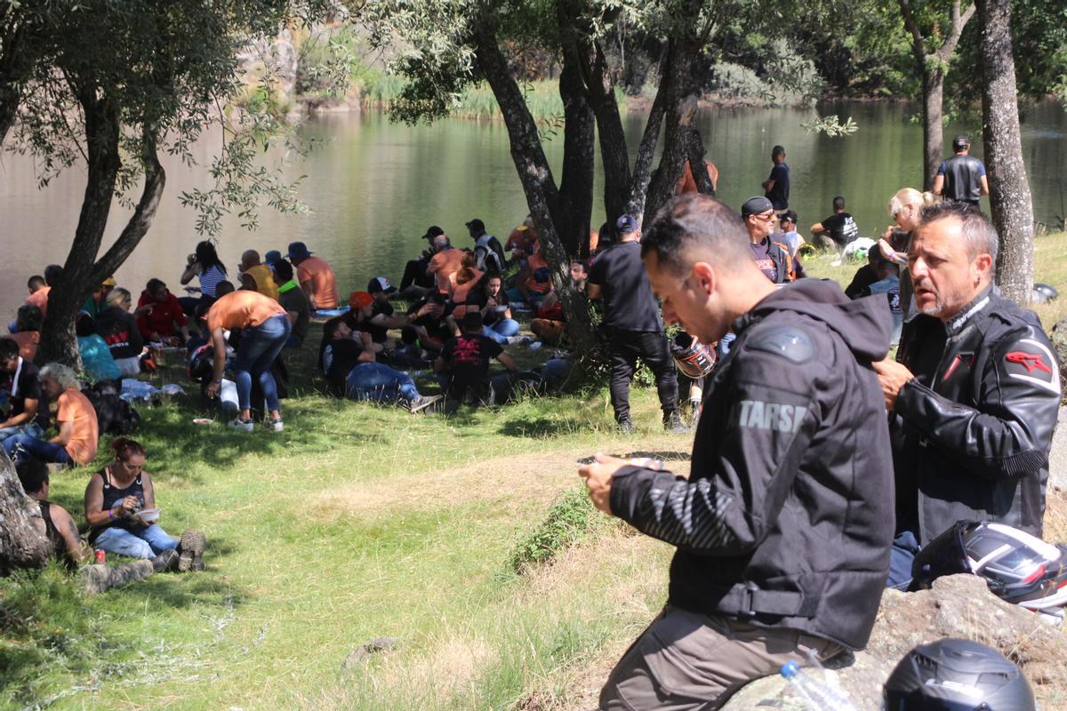 Sanabria despide la multitudinaria concentración de motos