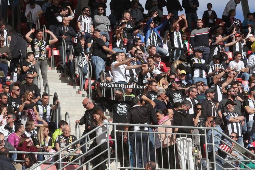 Así han vivido los aficionados del FC Cartagena el derbi