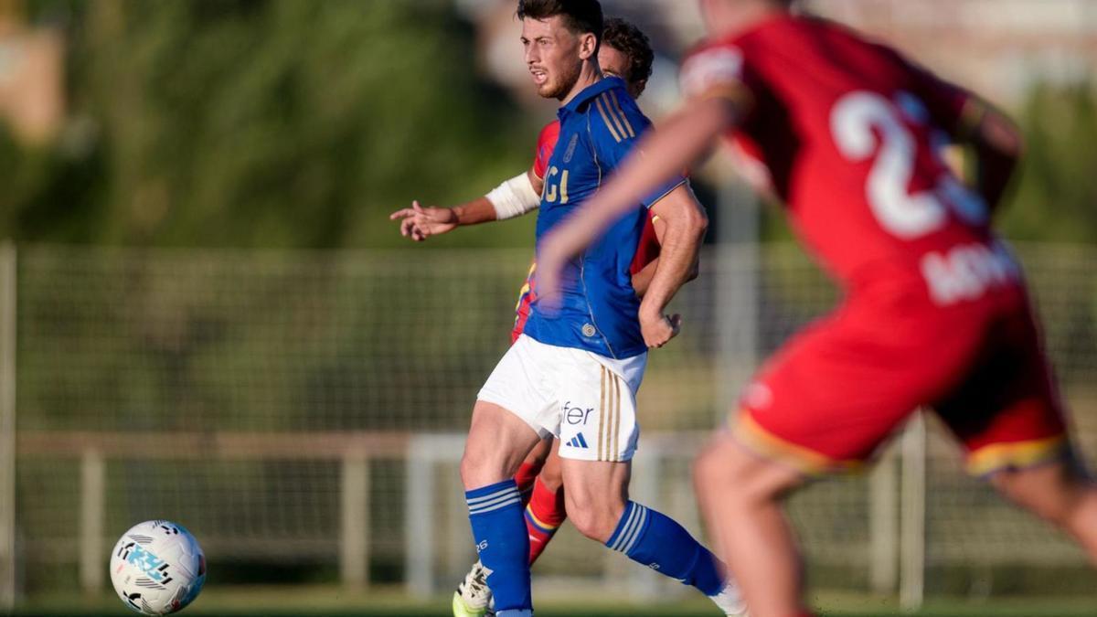 Alberto Reina, en una acción del partido de ayer ante el Getafe. | R. O.