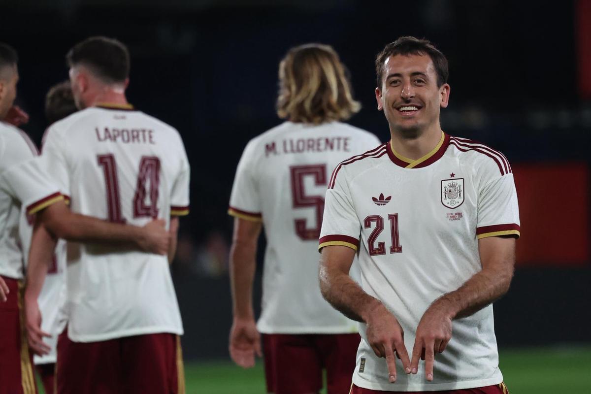 Oyarzabal celebra el segundo gol.