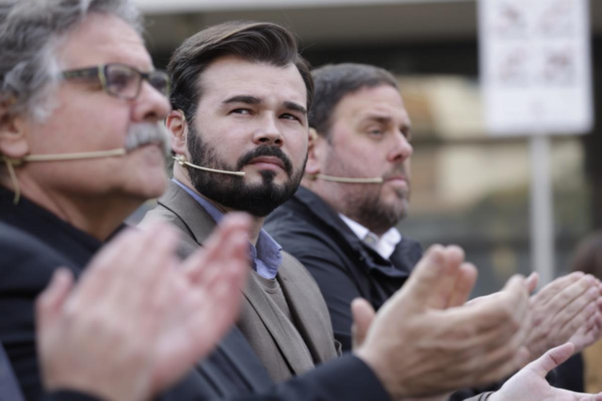 Joan Tardà, Gabriel Rufián i Oriol Junqueras, en un míting d’ERC a Sant Adrià de Besòs.