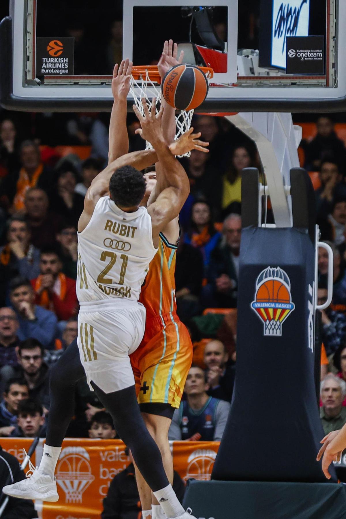 Victoria de Valencia Basket ante el Bayern de Munich