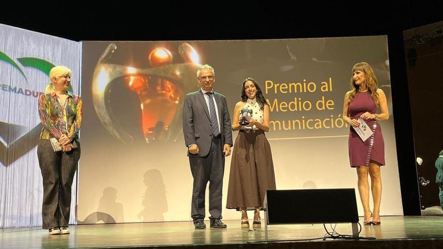 Vídeo | Rocío Muñoz, redactora de El Periódico Extremadura, recibe el premio solidario de periodismo del Grupo Social ONCE Extremadura 2026