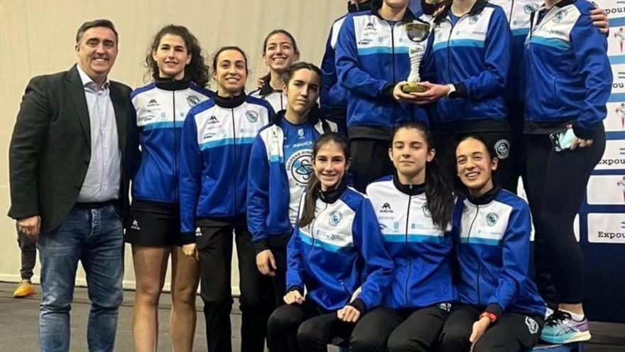 El equipo femenino acabó en segundo lugar por medio punto. |  // FDV