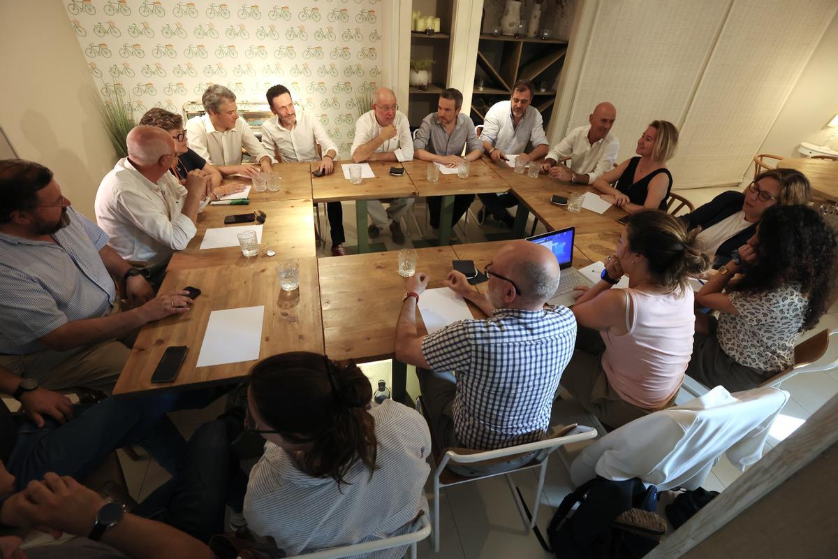 El diputado nacional de CS, Edmundo Bal y el procurador de Ciudadanos en Castilla y León, Francisco Igea participan en una reunión con oonsejeros de la formación liberal y progresista.