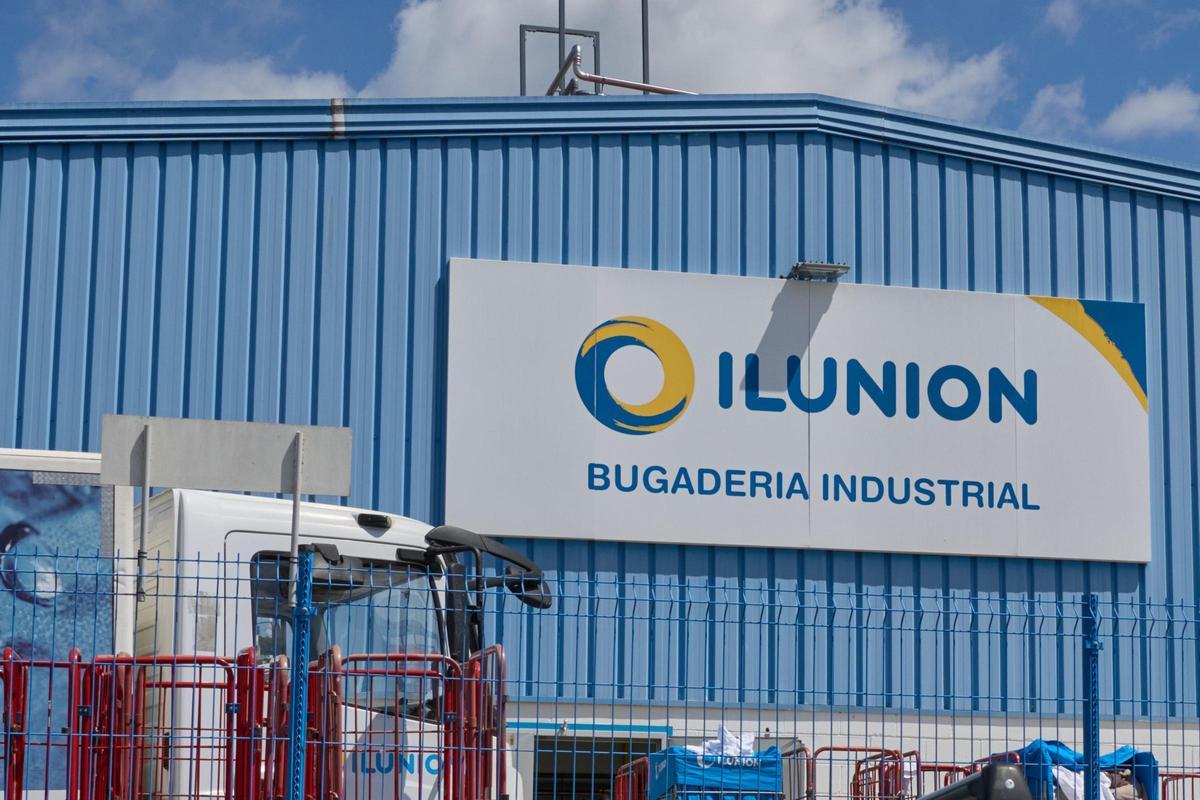 Exterior de les instal·lacions de la bugaderia industrial Ilunion a Riudellots de la Selva.