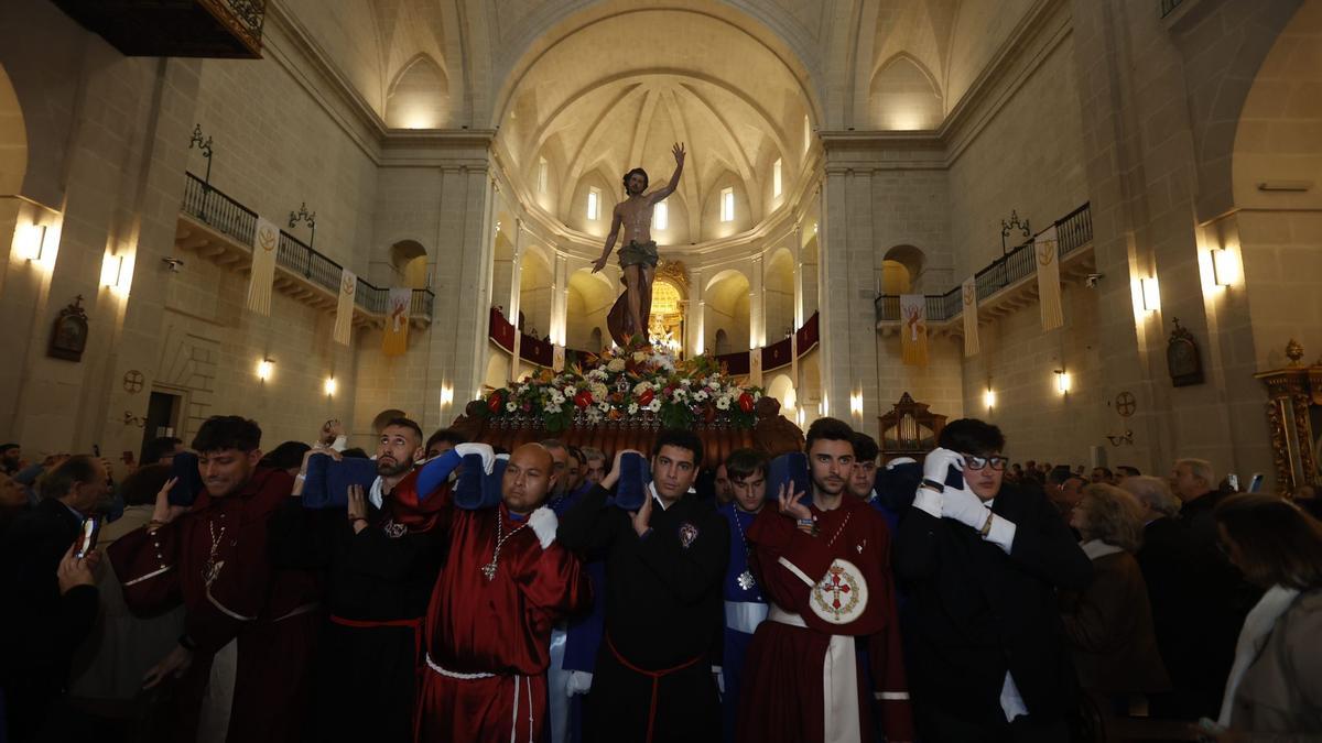 Así ha sido el traslado de la Virgen de la Alegría al Convento de las Monjas de la Sangre y la Santa Eucaristía en San Nicolás