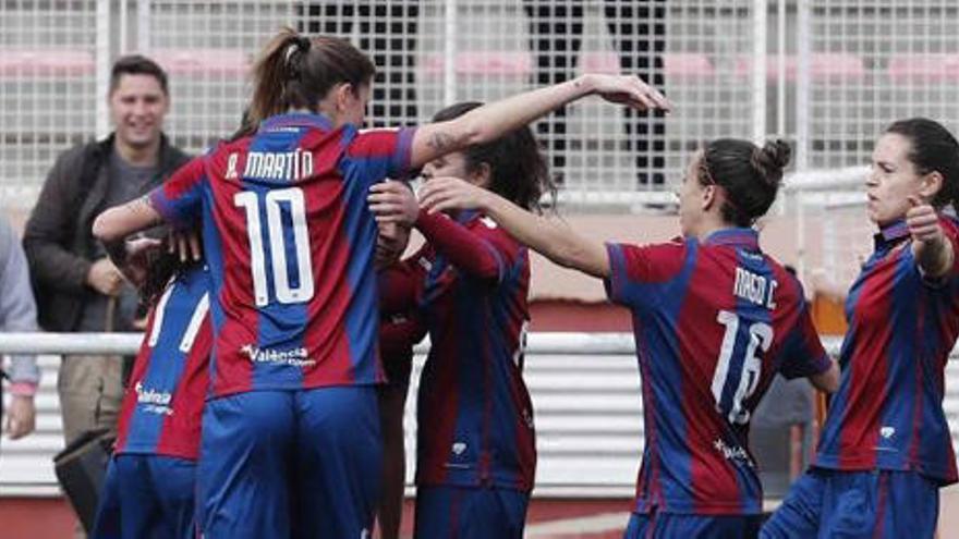 El Levante Femenino celebra un gol.