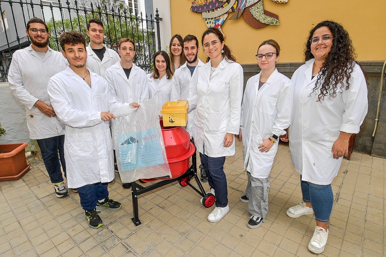 Alumnado del IES Politécnico Las Palmas lleva a cabo un proyecto para fabricar materiales de construcción con ceniza del volcán de La Palma