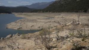 El embalse de Darnius Boadella y el río Muga bajo los efectos de la sequía