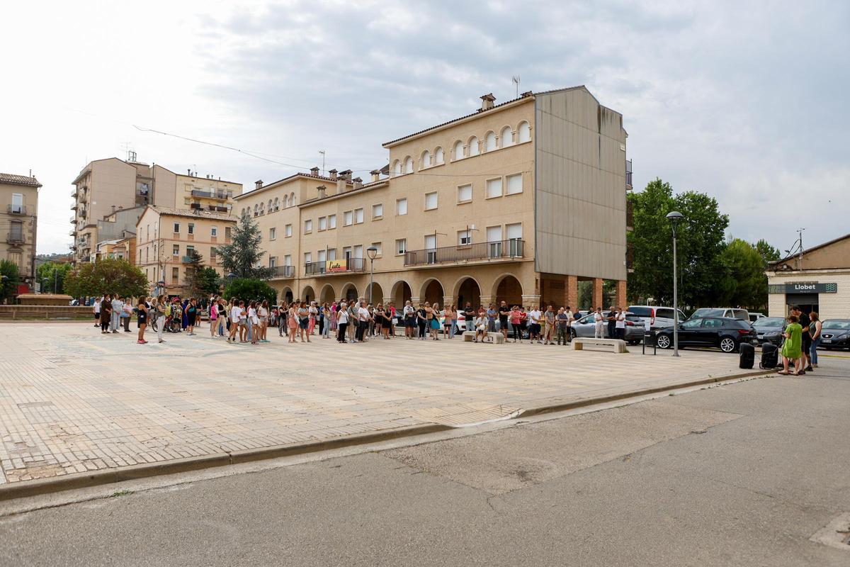 Així ha estat el minut de silenci a Navàs per acomiadar el jove que va perdre la vida al Llobregat